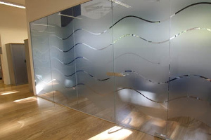 partition-with-forsted-glass-design